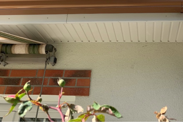 Détail de gouttière et de sous-face rénovés